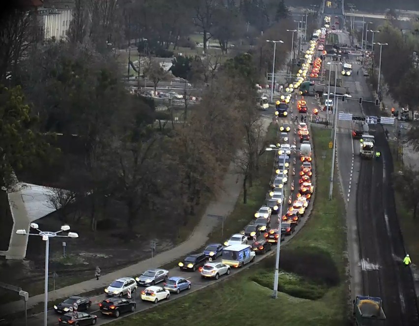 Nie wychodząc z domu, można zajrzeć na ulice Torunia! Oto...