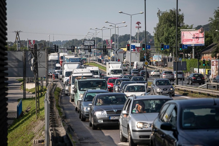 Na ul. Zakopiańskiej tworzą się duże korki