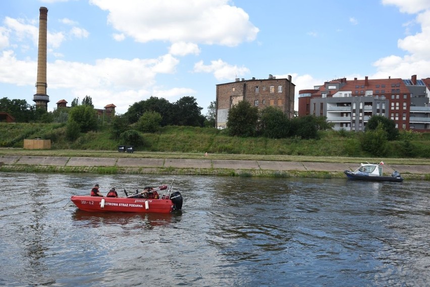 Trwają poszukiwania osoby, która wpadła do Warty