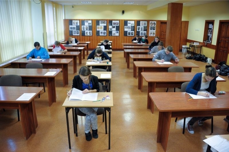 W grudniu oficjalne próbne egzaminy maturalne organizuje też...