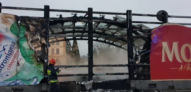 Rynek w Ustroniu po pożarze. Sylwester jednak się odbędzie