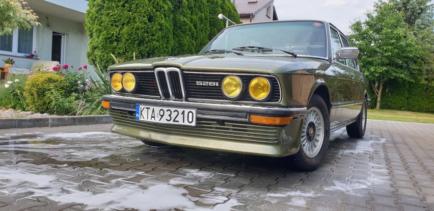 BMW e12 528i, 1977 r.