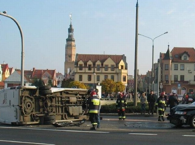 Przez tę krzyżówkę bardzo trudno przejechać (fot. Dorota Nyk)