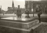 Grób Nieznanego Żołnierza w Łodzi jest najstarszym tego rodzaju pomnikiem w Polsce - starszym niż ten w Warszawie