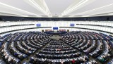 Parlament Europejski chce uchylić immunitety europosłów z PiS. Podstawą są oskarżenia... przestępcy ściganego przez policję