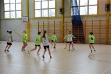 Turnieju Piłki Nożnej Dziewcząt Szkół Podstawowych w Stalowej Woli pod patronatem starosty stalowowolskiego. Zobacz zdjęcia