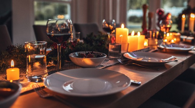 Już teraz warto zaplanować andrzejkową kolację w domu., Zobacz, jak modnie i pomysłowo możesz udekorować stół na Andrzejki.