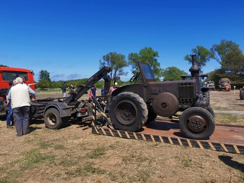 VII Festiwal MotoRock. Zabytkowe traktory przyjechały na Pomorze. Niektóre z nich mają prawie 100 lat | ZDJĘCIA, WIDEO