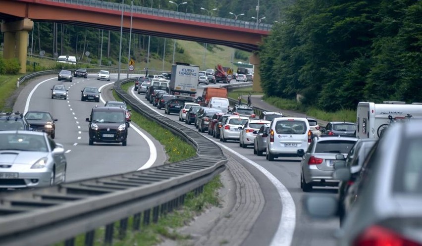 Groźny wypadek na trasie S6! Jedna osoba została zabrana do...