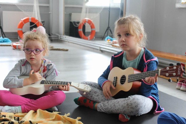 Warsztaty gry na ukulele w Chełmińskim Domu Kultury