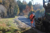 Malownicza droga w Rząbcu w gminie Włoszczowa przechodzi remont (ZDJĘCIA)