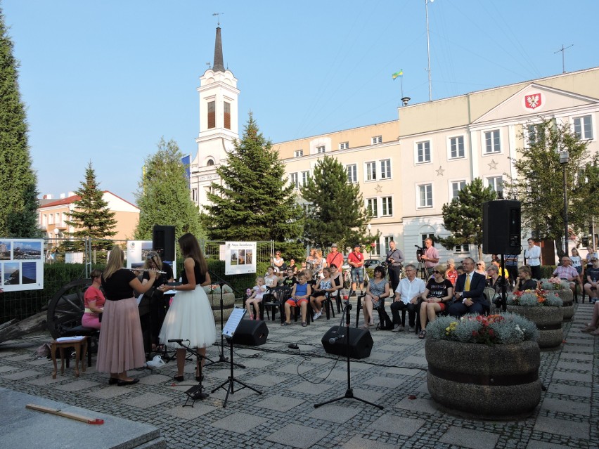 Ostrołęka. Koncert plenerowy "Muzycznie dla ostrołęczan"