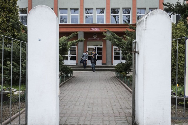 Urzędnicy miejscy kontrolę finansową szkoły przy ul. Bażyńskich w Toruniu zakończyli wczoraj