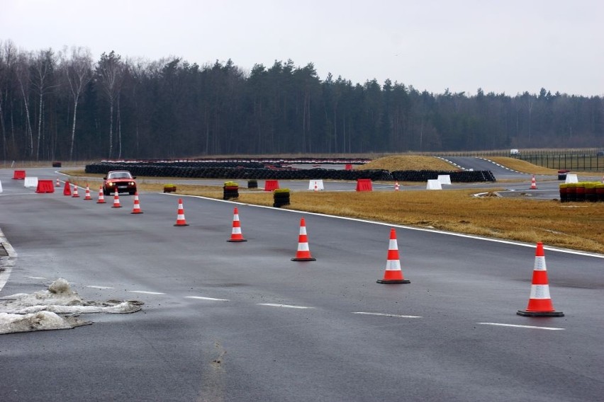 Tor Białystok zaprasza kierowców na zimowe jazdy
