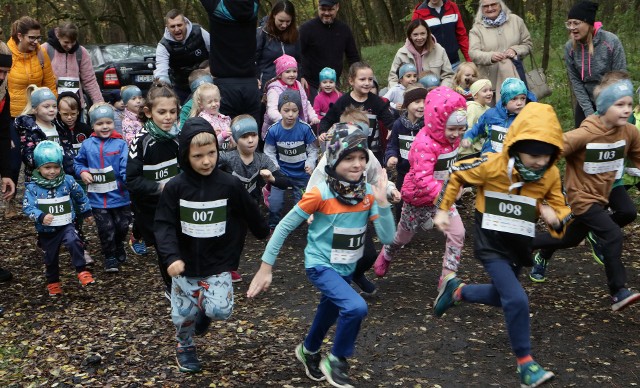 W biegach dziecięcych towarzyszących "Bronek Run - Forest Edition 2022"  wystartowało dziś (30 października) ponad 100 dzieci. 
