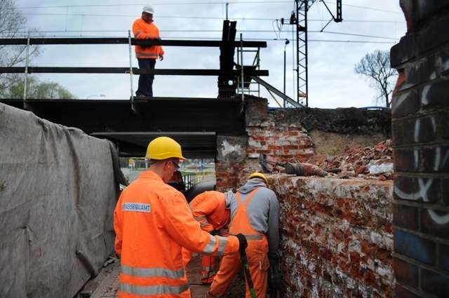 Tym razem z powodu prac przy wiadukcie ruch pod obiektem zostanie wstrzymany na cały tydzień.