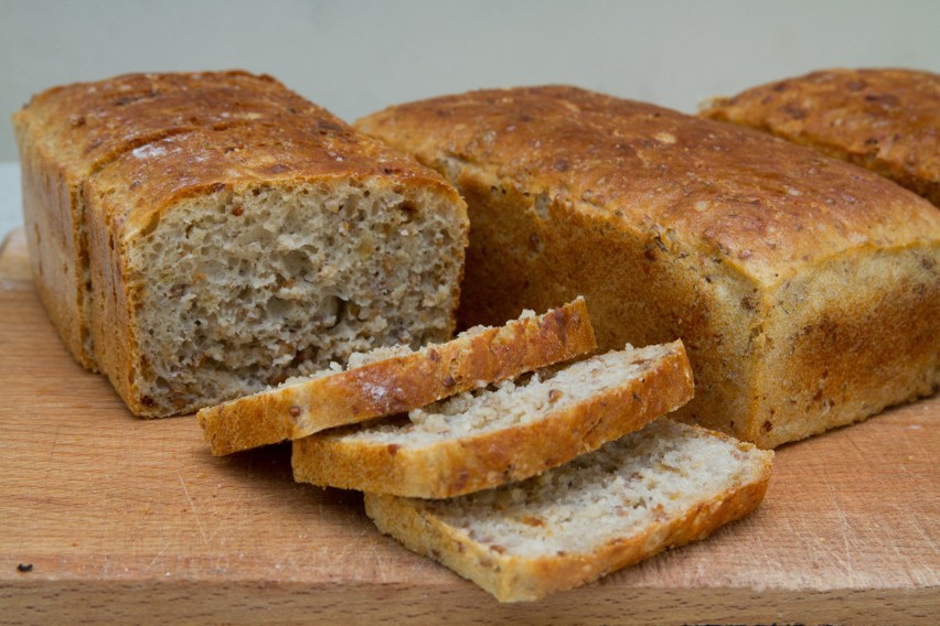 Chleb pszenno-żytni z kaszą gryczaną z piekarni F.P.H.U....