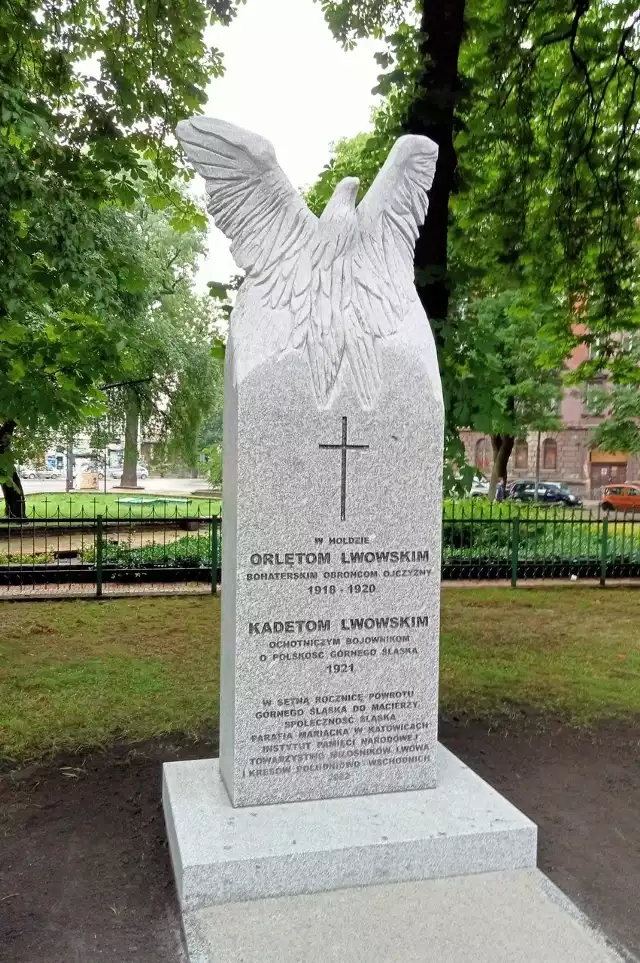 Tak wyglądać będzie Pomnik Orląt i Kadetów Lwowskich, który w poniedziałek 20 czerwca, zostanie odsłonięty w Katowicach.