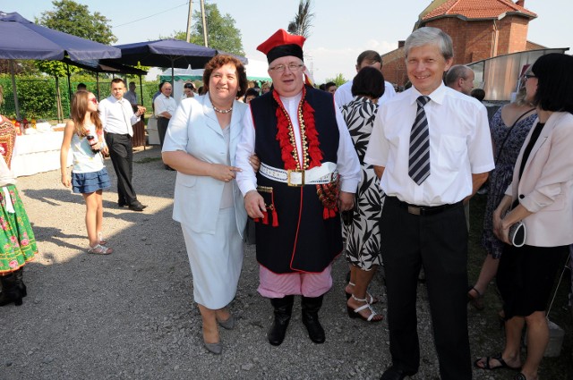 Dożynki Pierwocin Płodów Ziemi to pomysł ks. Zająca. Ubiera się na nie  w krakowski strój