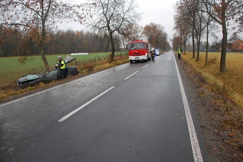 Wypadek pod Lublińcem: Kierowca ciężarówki zepchnął bmv i uciekł z miejsca wypadku