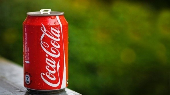 W puszkach Coca-Coli znaleziono ludzkie odchody - jest śledztwo