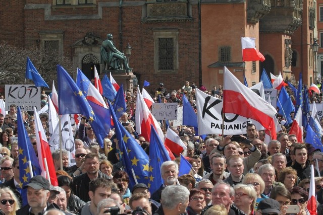 KOD w obronie konstytucji we Wrocławiu, 3.04.2016