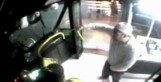 Pobił kierowcę bo zatrzymał autobusu w kałuży [WIDEO]