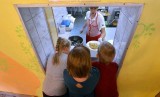 Toruń: Czy po czystce wśród księgowych miasto zabierze się też za szkolne kuchnie?