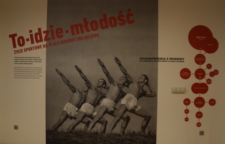 To idzie młodość: wystawa w Muzeum Miejskim w Tychach....