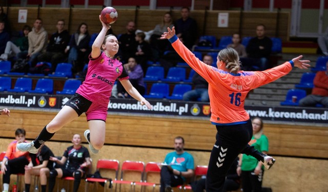 Suzuki Korona Handball Kielce wygrała z AZS AWF Warszawa różnicą aż 25 bramek.