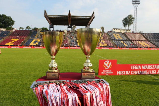 Stadion Pogoni z obecną trybuną krytą.