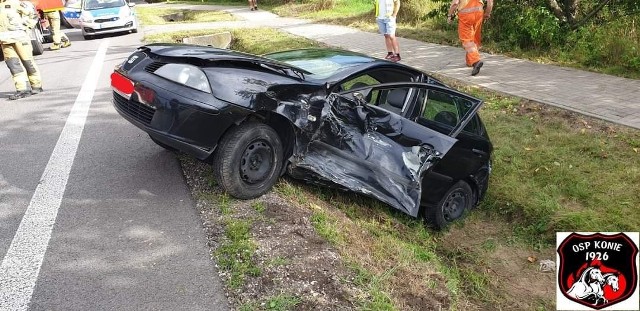 Wypadek dwóch samochodów miał miejsce na krajowej 50 w gminie Pniewy.