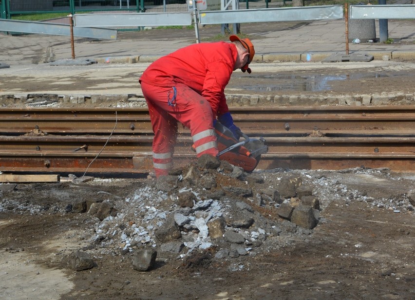 Kolejny etap prac na skrzyżowaniu ulic Przybyszewskiego i Kilińskiego. Zmiany organizacji ruchu 