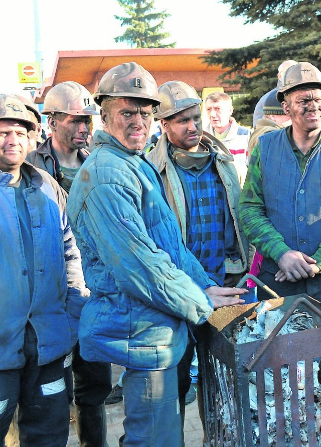 Pracownicy KWK Makoszowy w Zabrzu od miesięcy nie ustają w zabiegach o utrzymanie swoich miejsc pracy