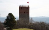 Wieża zamkowa w Melsztynie dalej będzie pięła się w górę. Gmina Zakliczyn z dotacją na kolejny etap odbudowy średniowiecznej twierdzy