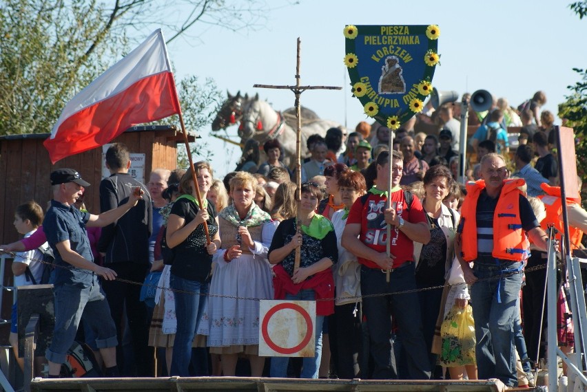 Tłumy wiernych na odpuście w Sanktuarium Matki Bożej Księżnej Sieradzkiej [ZDJĘCIA]