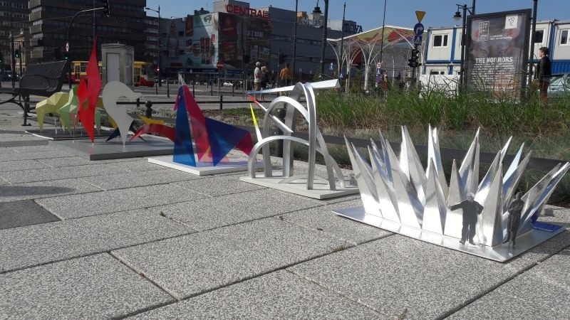 Pomnik jednorożców wykona japoński artysta!