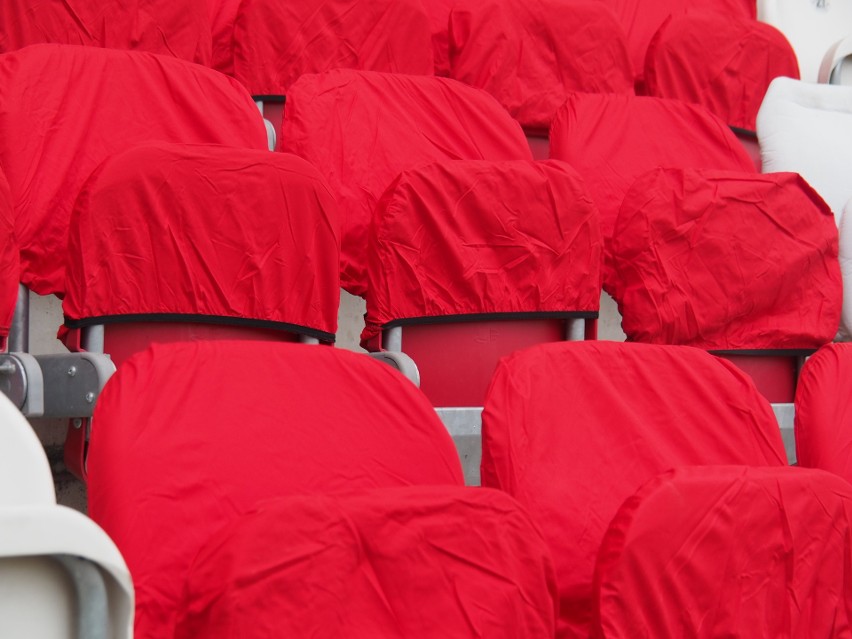 Wyceniono straty na stadionie ŁKS po wizycie wandali z Widzewa ZDJĘCIA