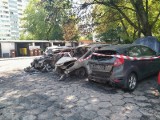 W centrum Wrocławia spłonęły cztery samochody. Policja szuka świadków 
