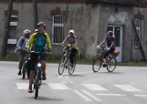 W letnie niedziele jest okazja zwiedzić Inowrocław i okolice z przewodnikiem. Turyści na rowerach odwiedzili Parchanie. Video