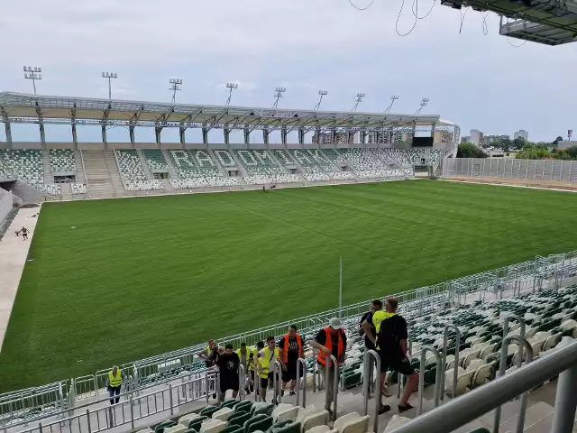 Murawa na stadionie Radomiaka Radom wygląda coraz lepiej.