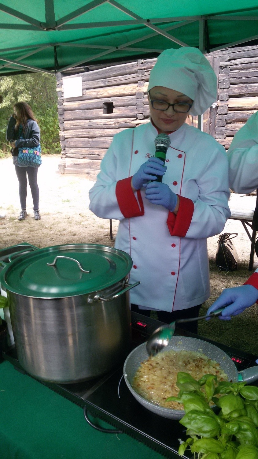 Maria Ożga, finalistka MasterChefa o śląskiej kuchni opowiadała dziś w chorzowskim skansenie