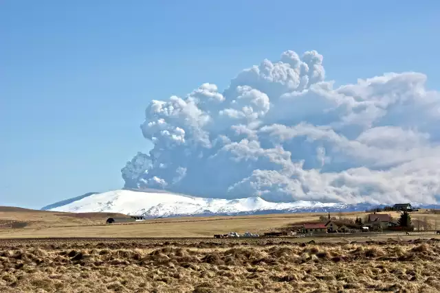 - Zapowiadana erupcja nie doprowadzi do zakłóceń takich, jakie spowodował wulkan Eyjafjallajökull w 2010 roku - twierdzi wulkanolog z brytyjskiego Uniwersytetu Lancaster, Dave McGarvie.