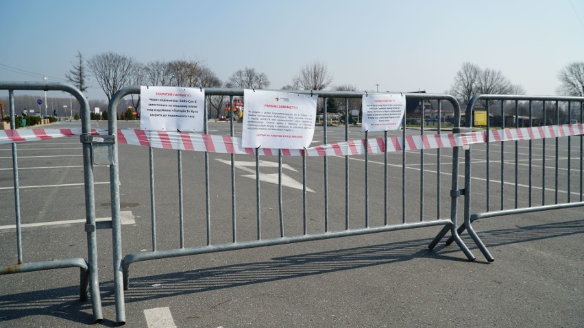 Większa część parkingu nad jeziorem Pogoria III została...