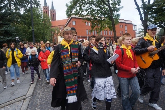 28. Piesza Pielgrzymka do Sanktuarium Matki Bożej Pocieszenia w Krypnie ruszyła