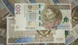Banknoty o nominale 500 zł dostępne w wybranych bankomatach. Będą też w kasach banków i Poczty Polskiej SA - informuje Narodowy Bank Polski