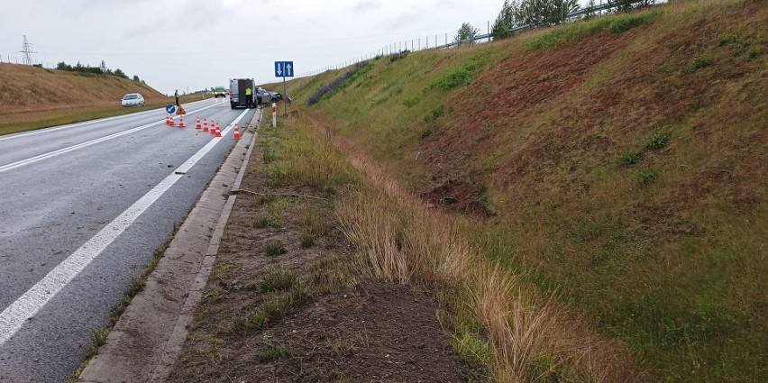 Porsche dachowało na obwodnicy Słupska. Kierowca dostał 1500...