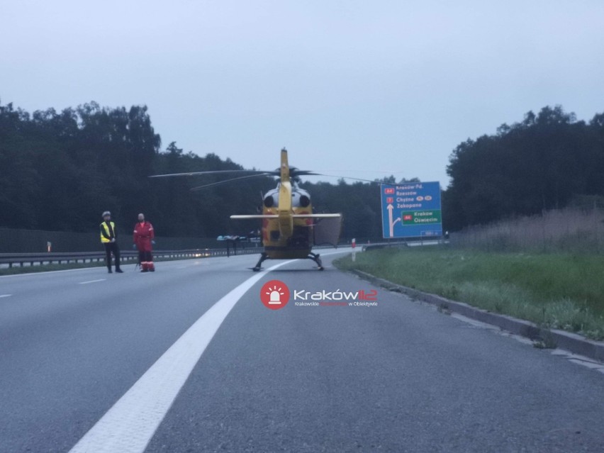 Kraków. Wypadek na A4. Motocyklista uderzył w bariery. Śmigłowiec w akcji, bardzo duże utrudnienia w ruchu