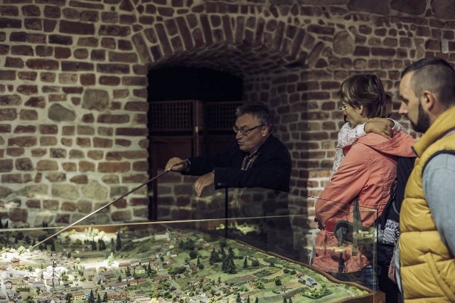 Zamek Żupny w Wieliczce można będzie zwiedzać za darmo w niedzielę 20 listopada w godz. 9-17. W programie wydarzenia, organizowanego w ramach Dnia Otwartego Muzeów Kraków, przewidziano także atrakcyjne prezentacje i prelekcje
