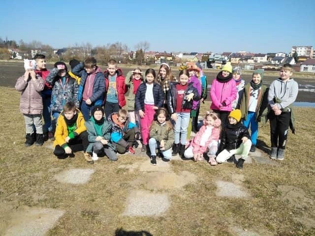 W poniedziałek, 21 marca, w Publicznej Szkole Podstawowej imienia Antoniego Gustawa Bema w Lipsku uroczyście przywitano wiosnę. W zabawie wzięli uczniowie zarówno z młodszych, jak i starszych klas.